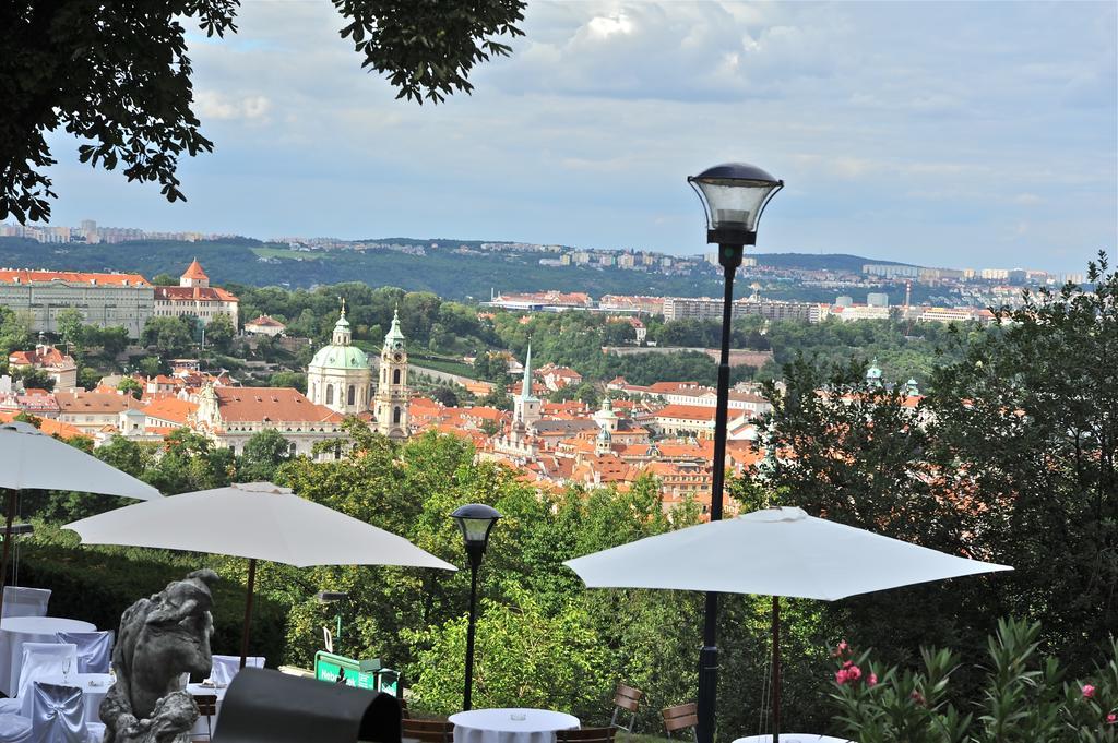 Nebozizek Hotel A Restaurant Prague Exterior photo